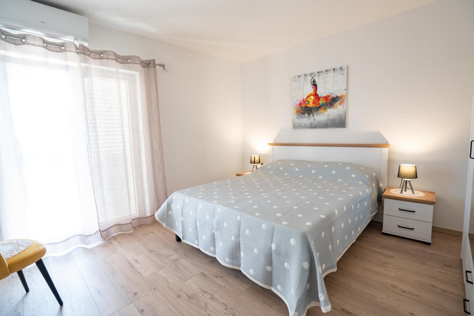 Apartments Tomulic Novalja Eksteriør bilde