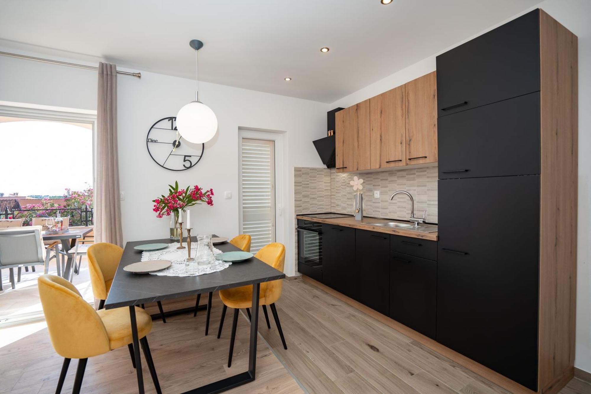 Apartments Tomulic Novalja Eksteriør bilde